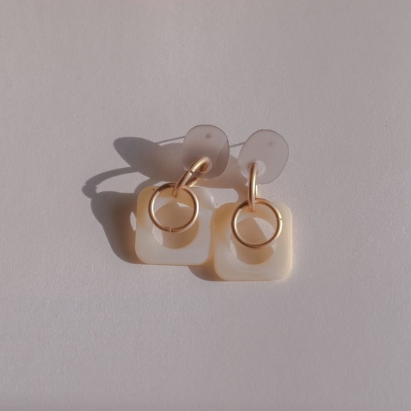 2/25 Chic modern geometric earrings - Picture 3 of 4